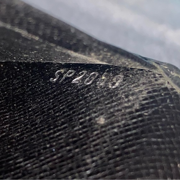 Louis Vuitton Black Epi Brazza Wallet - Picture 7 of 10